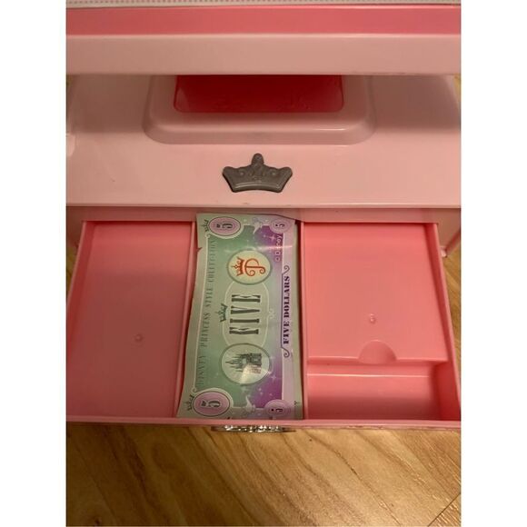 Talking princess register  - Picture 2 of 3